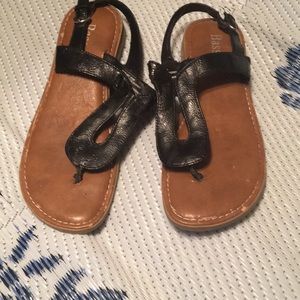 Women’s sandals